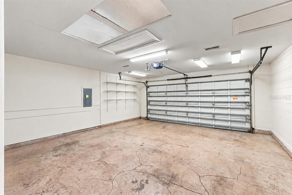 For Sale: $434,900 (3 beds, 2 baths, 2104 Square Feet)