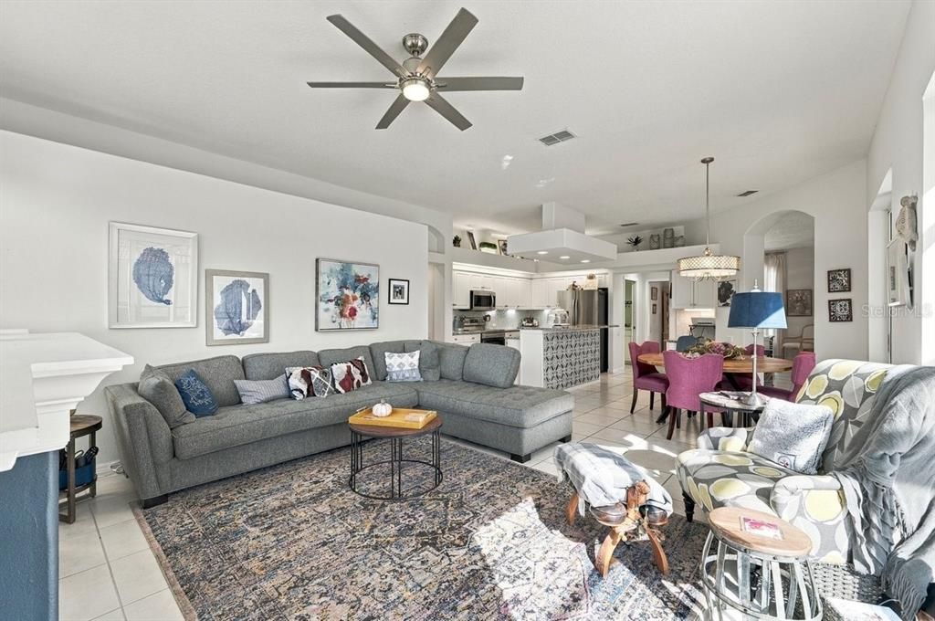 For Sale: $434,900 (3 beds, 2 baths, 2104 Square Feet)