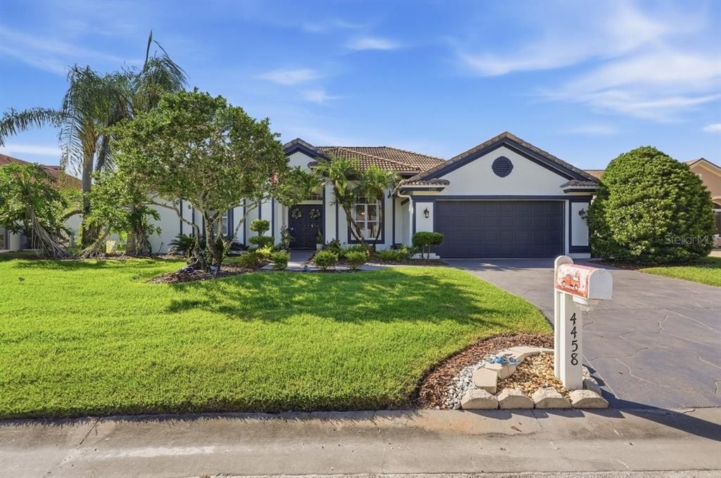 For Sale: $434,900 (3 beds, 2 baths, 2104 Square Feet)