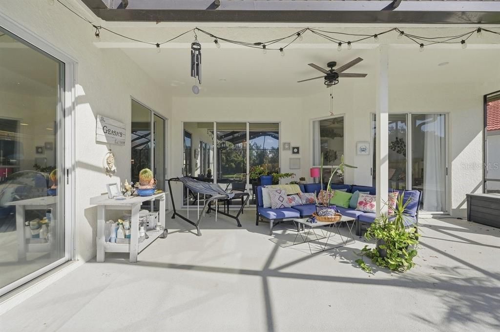 For Sale: $434,900 (3 beds, 2 baths, 2104 Square Feet)