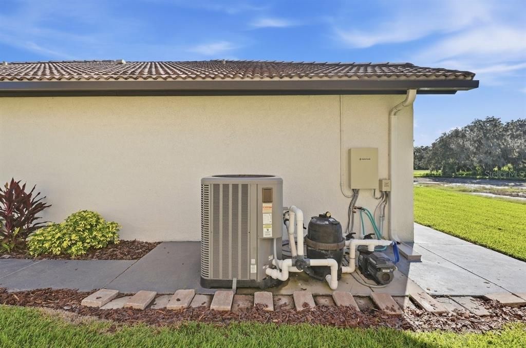 For Sale: $434,900 (3 beds, 2 baths, 2104 Square Feet)