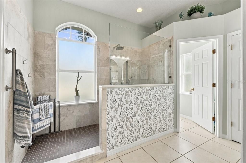 For Sale: $434,900 (3 beds, 2 baths, 2104 Square Feet)