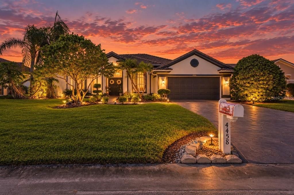 For Sale: $434,900 (3 beds, 2 baths, 2104 Square Feet)