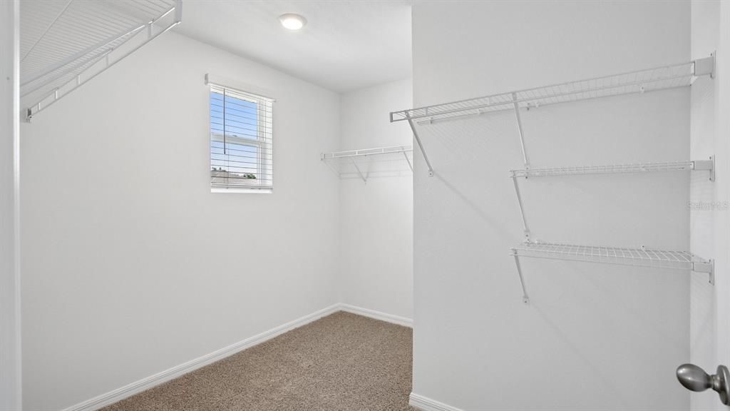 En Venta: $359,000 (5 camas, 3 baños, 2453 Pies cuadrados)