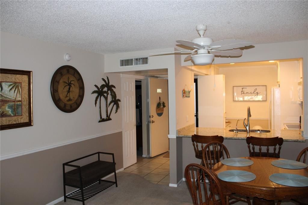 For Rent: $1,750 (2 beds, 1 baths, 880 Square Feet)