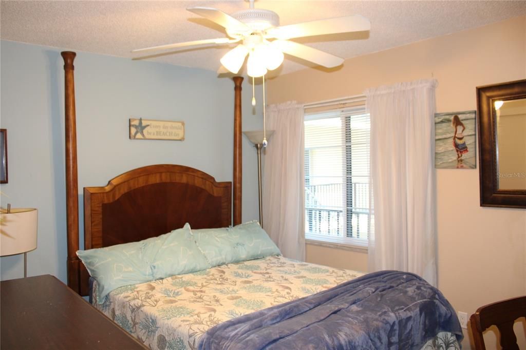 For Rent: $1,750 (2 beds, 1 baths, 880 Square Feet)