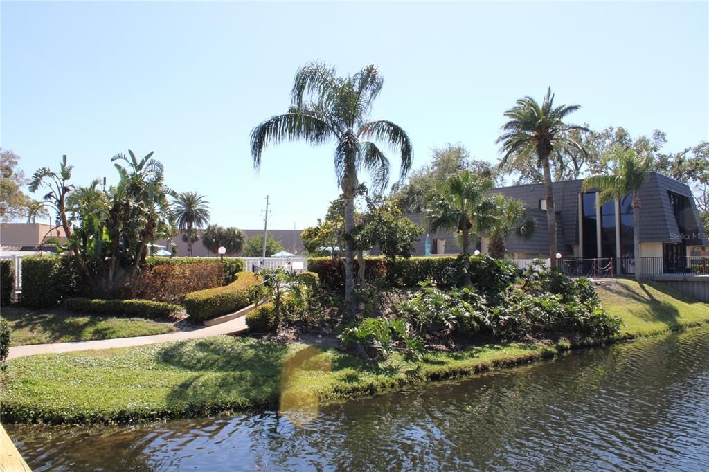 For Rent: $1,750 (2 beds, 1 baths, 880 Square Feet)