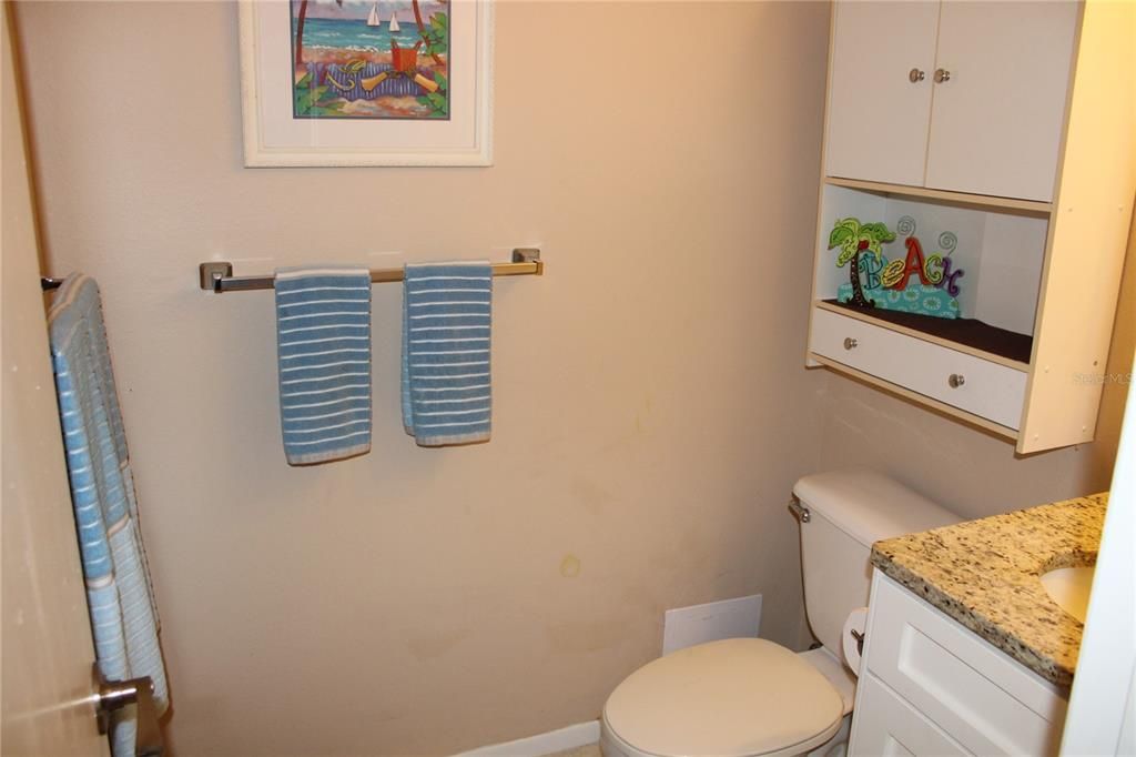 For Rent: $1,750 (2 beds, 1 baths, 880 Square Feet)