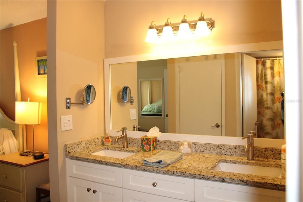For Rent: $1,750 (2 beds, 1 baths, 880 Square Feet)