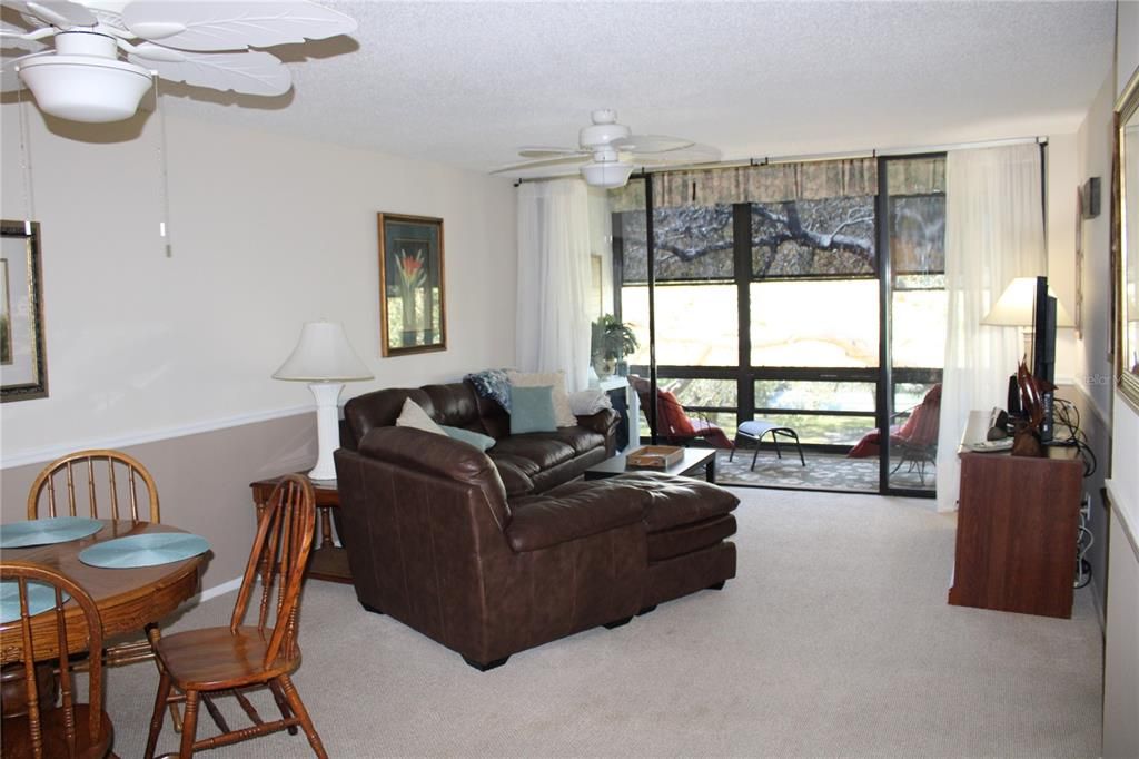 For Rent: $1,750 (2 beds, 1 baths, 880 Square Feet)
