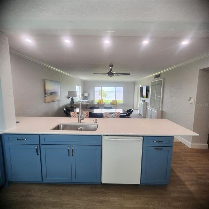 En Venta: $670,000 (2 camas, 2 baños, 1561 Pies cuadrados)