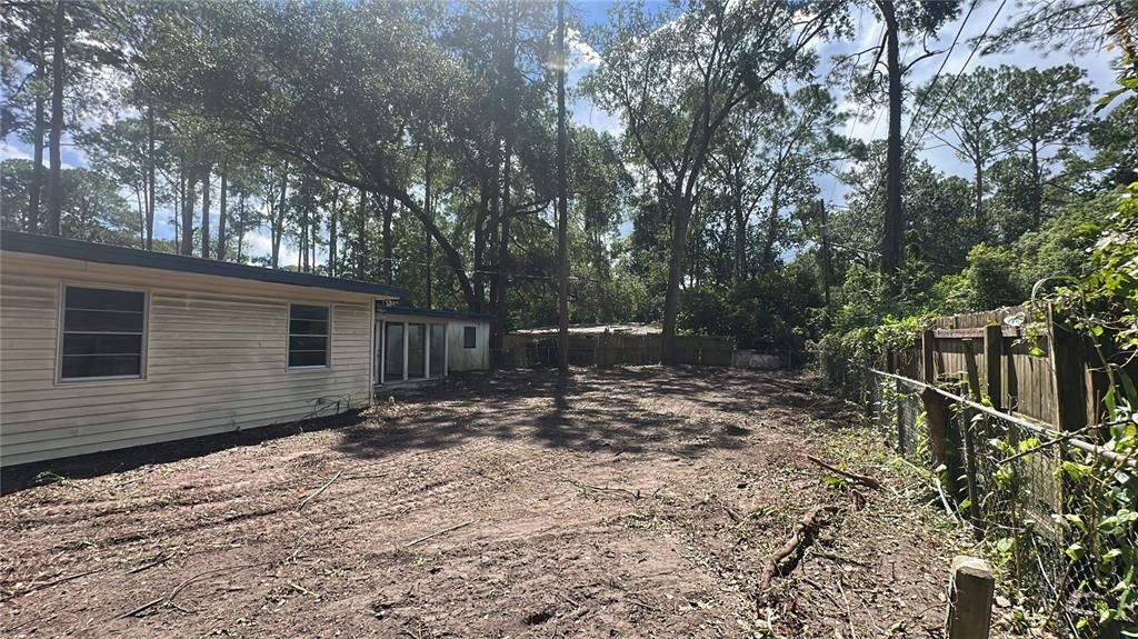 For Sale: $155,000 (4 beds, 2 baths, 1650 Square Feet)