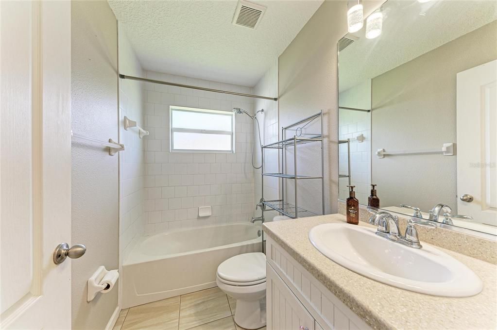 For Sale: $425,000 (3 beds, 2 baths, 1417 Square Feet)