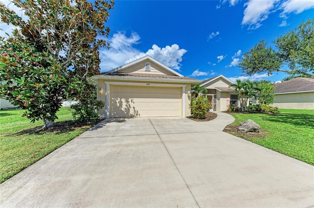 For Sale: $425,000 (3 beds, 2 baths, 1417 Square Feet)