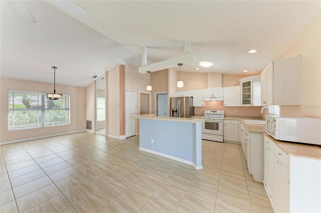 For Sale: $425,000 (3 beds, 2 baths, 1417 Square Feet)