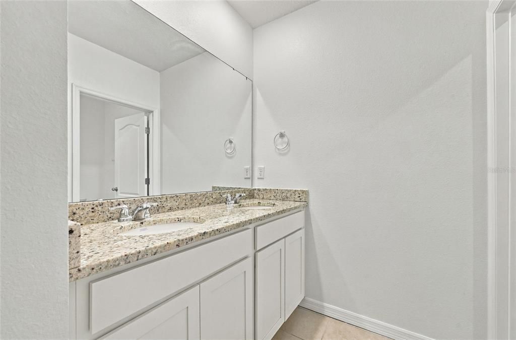 For Sale: $379,000 (5 beds, 3 baths, 2601 Square Feet)