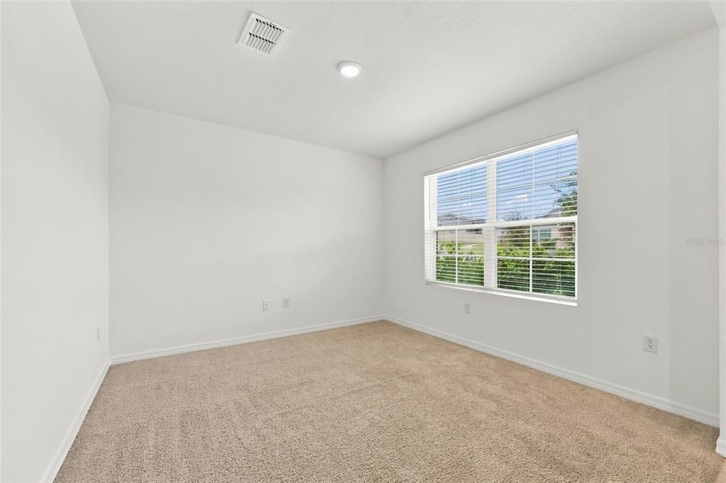 For Sale: $379,000 (5 beds, 3 baths, 2601 Square Feet)
