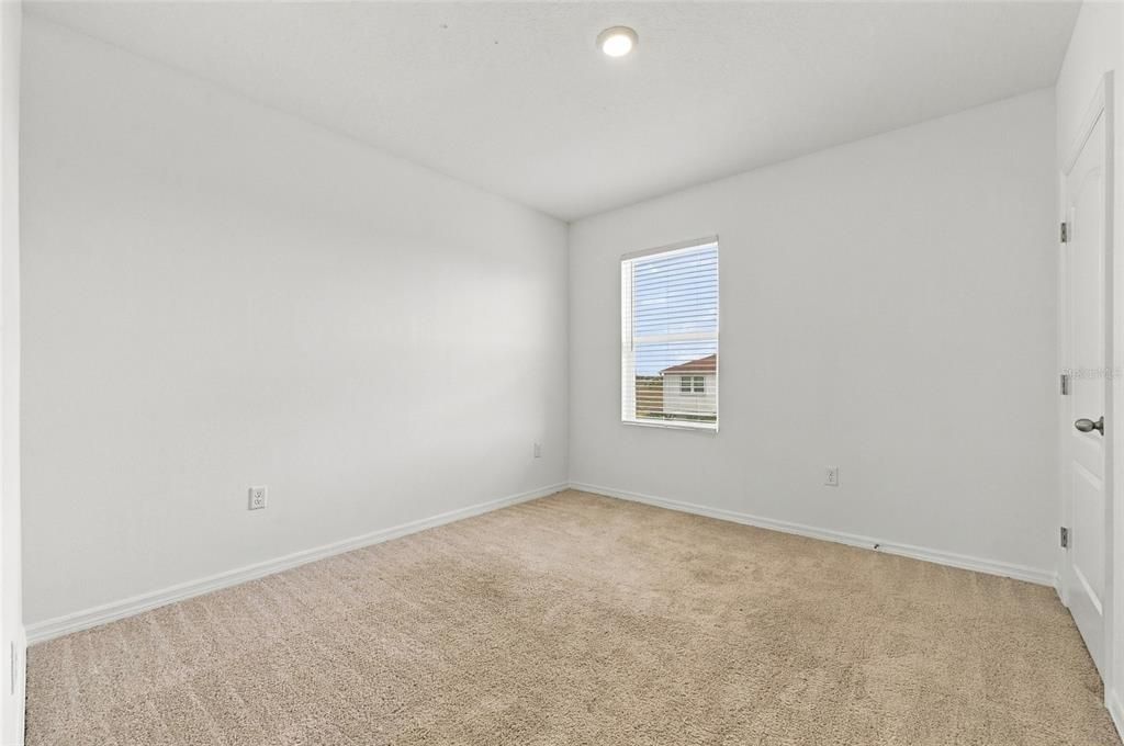 For Sale: $379,000 (5 beds, 3 baths, 2601 Square Feet)