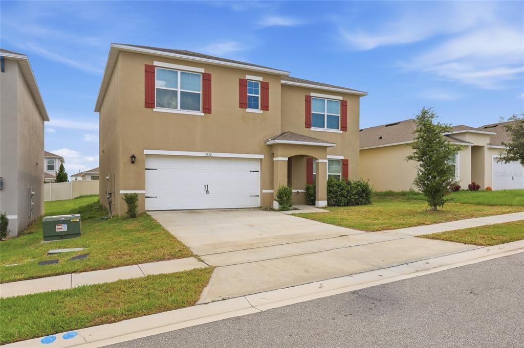 For Sale: $379,000 (5 beds, 3 baths, 2601 Square Feet)