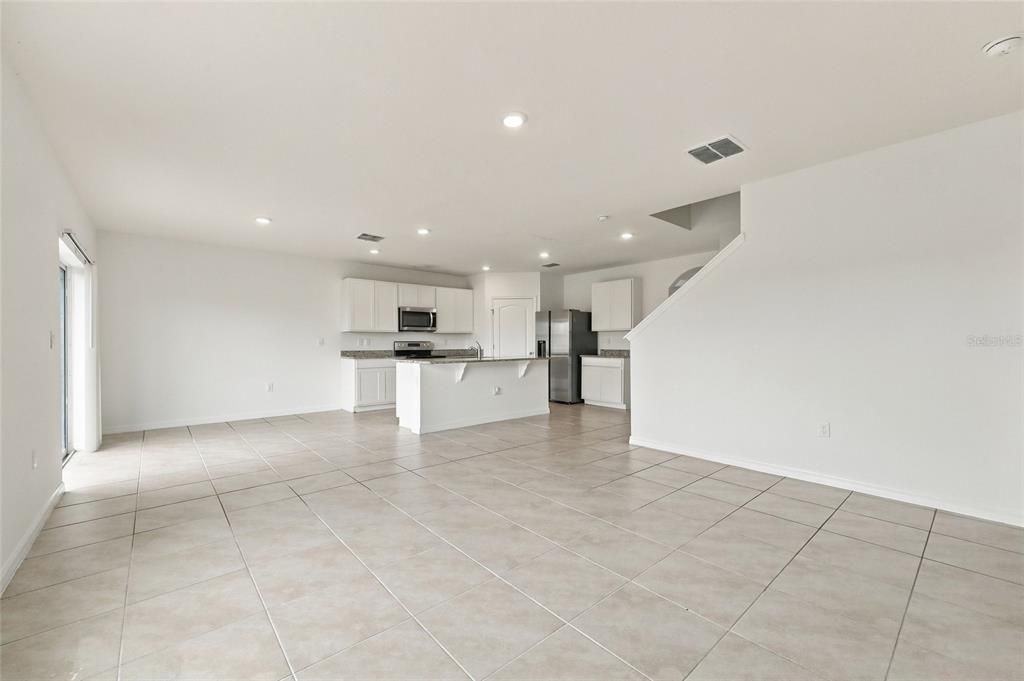 For Sale: $379,000 (5 beds, 3 baths, 2601 Square Feet)