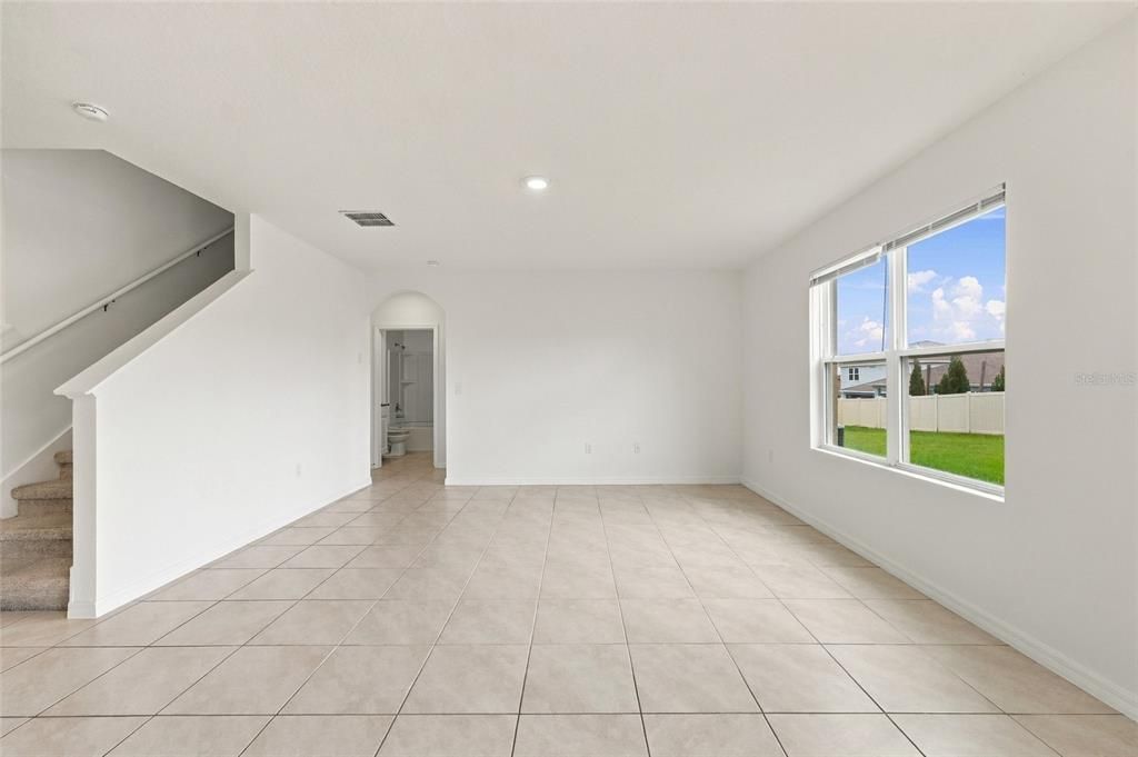For Sale: $379,000 (5 beds, 3 baths, 2601 Square Feet)