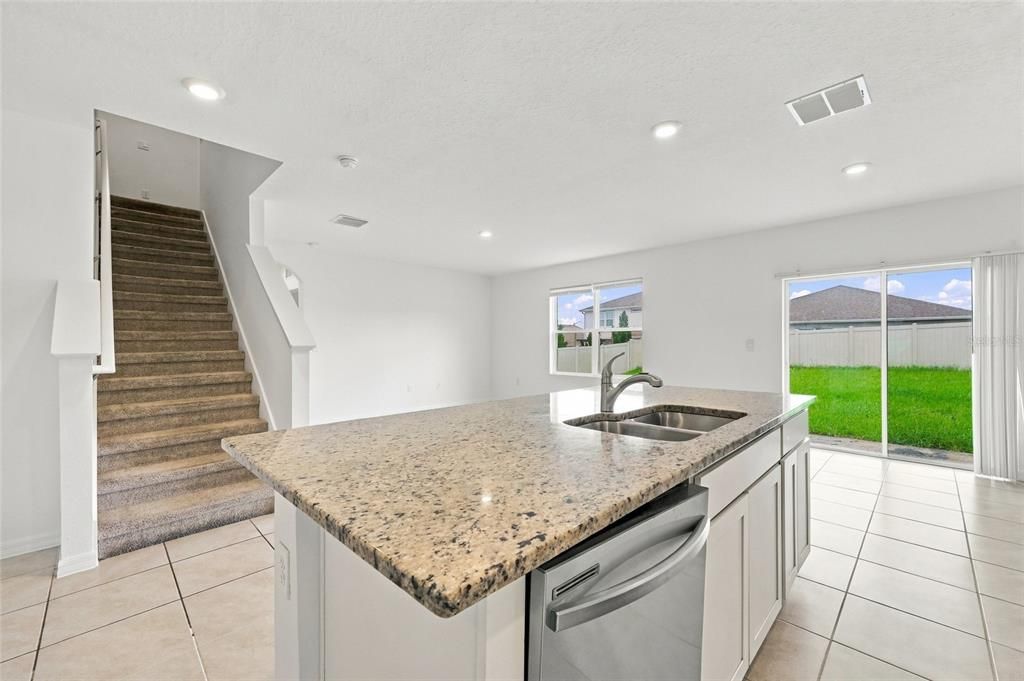 For Sale: $379,000 (5 beds, 3 baths, 2601 Square Feet)