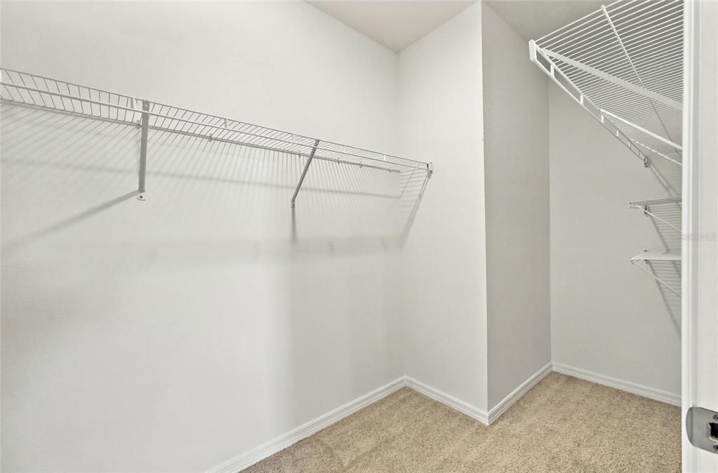 For Sale: $379,000 (5 beds, 3 baths, 2601 Square Feet)