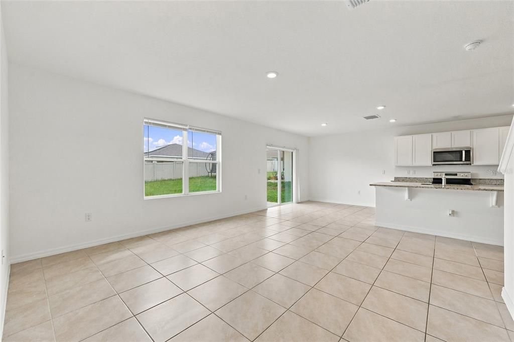 For Sale: $379,000 (5 beds, 3 baths, 2601 Square Feet)