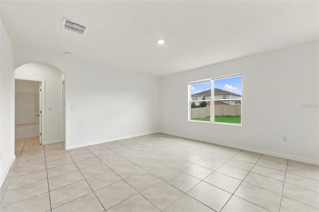 For Sale: $379,000 (5 beds, 3 baths, 2601 Square Feet)