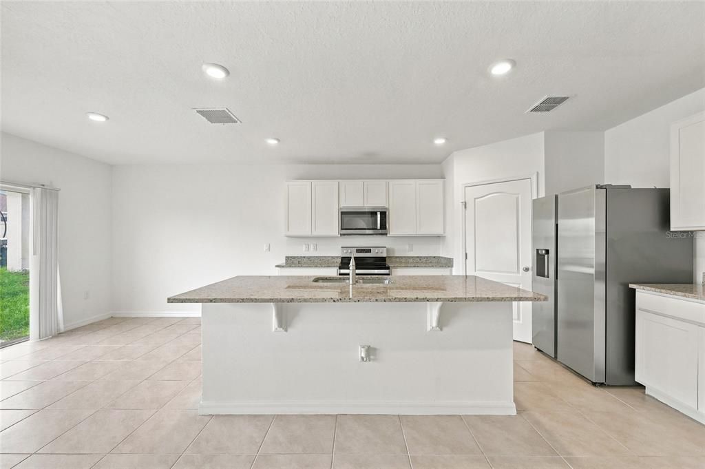 For Sale: $379,000 (5 beds, 3 baths, 2601 Square Feet)