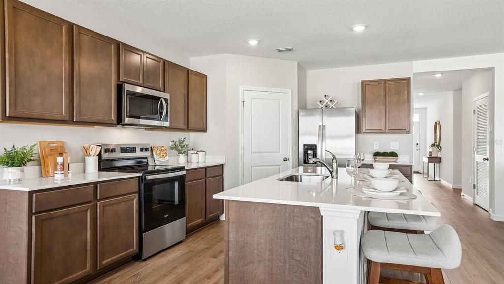 En Venta: $377,000 (4 camas, 3 baños, 2020 Pies cuadrados)