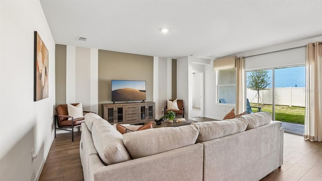 En Venta: $377,000 (4 camas, 3 baños, 2020 Pies cuadrados)