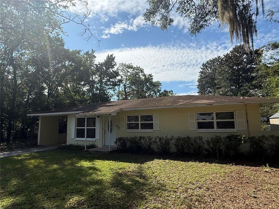 For Rent: $1,745 (3 beds, 1 baths, 920 Square Feet)