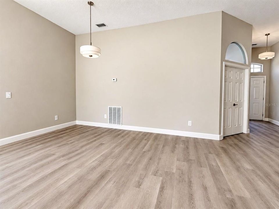 En Venta: $499,999 (3 camas, 2 baños, 2486 Pies cuadrados)