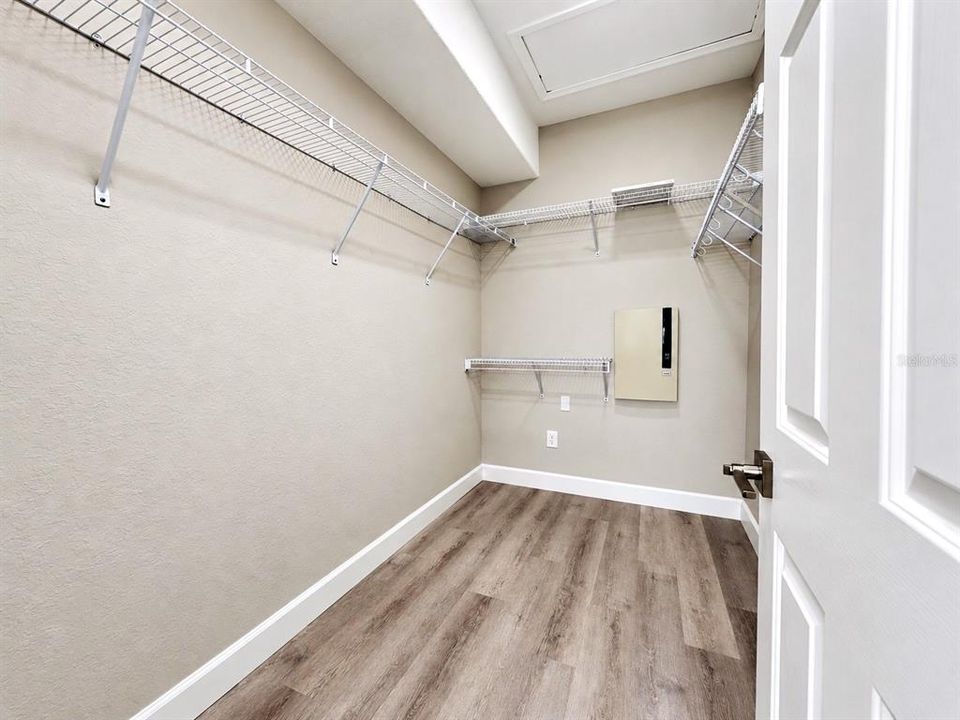 En Venta: $499,999 (3 camas, 2 baños, 2486 Pies cuadrados)