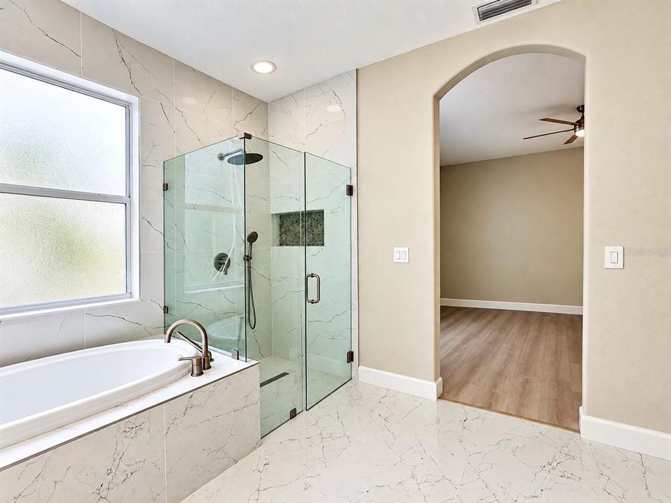 En Venta: $499,999 (3 camas, 2 baños, 2486 Pies cuadrados)