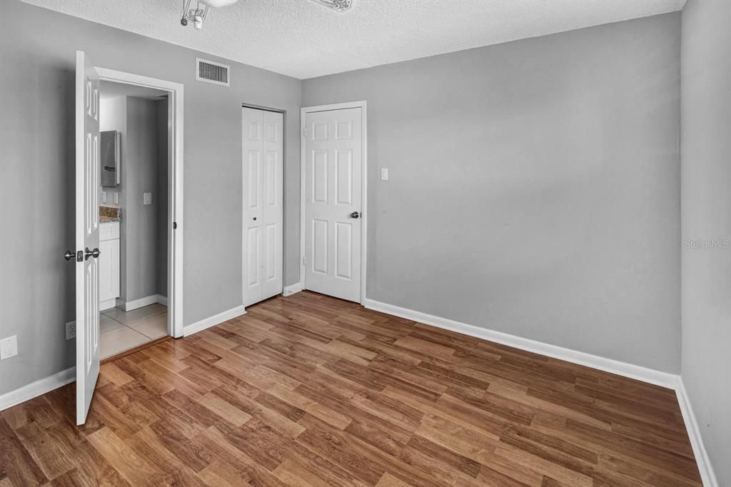 For Rent: $1,900 (2 beds, 2 baths, 1104 Square Feet)