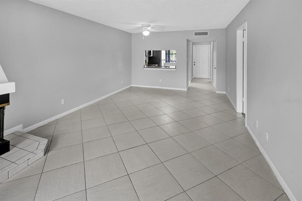 For Rent: $1,900 (2 beds, 2 baths, 1104 Square Feet)