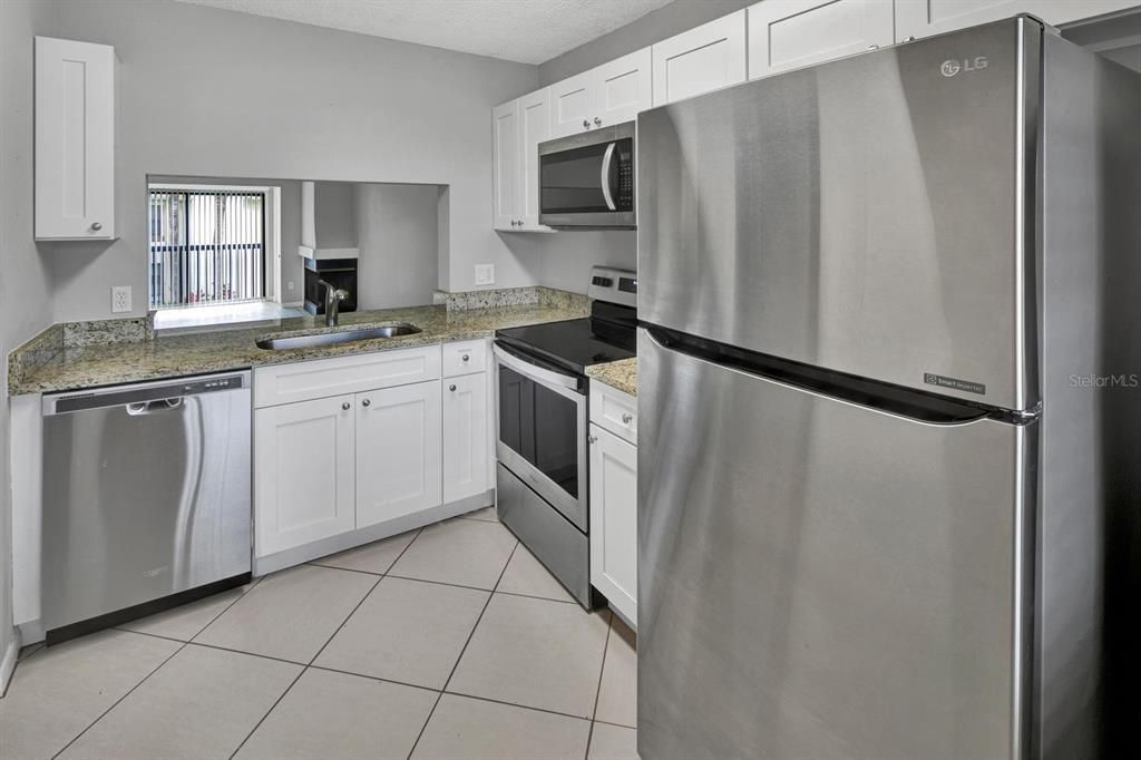 For Rent: $1,900 (2 beds, 2 baths, 1104 Square Feet)