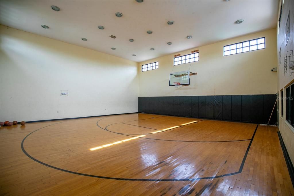 For Rent: $1,900 (2 beds, 2 baths, 1104 Square Feet)