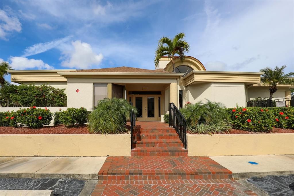 For Rent: $1,900 (2 beds, 2 baths, 1104 Square Feet)