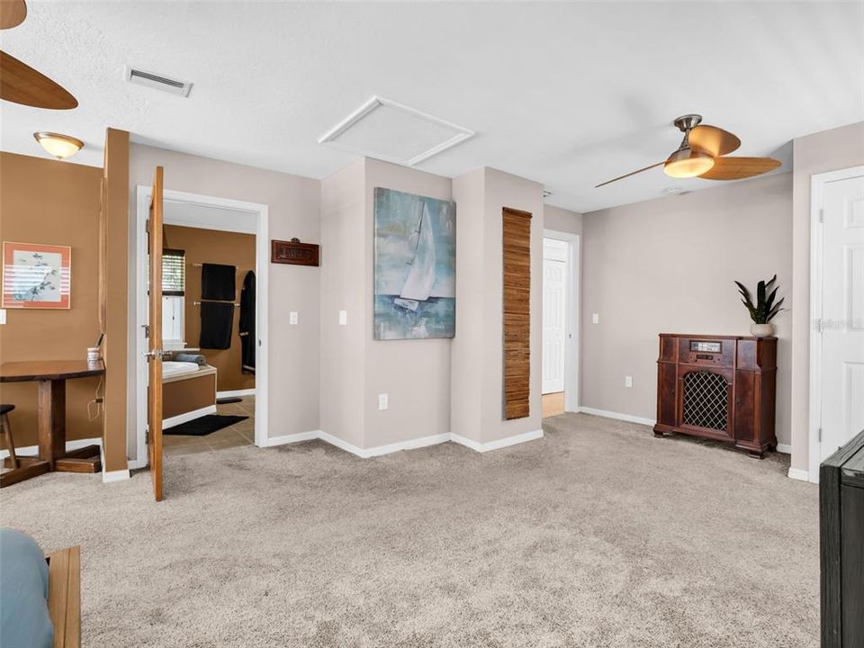 For Sale: $675,000 (4 beds, 2 baths, 2102 Square Feet)