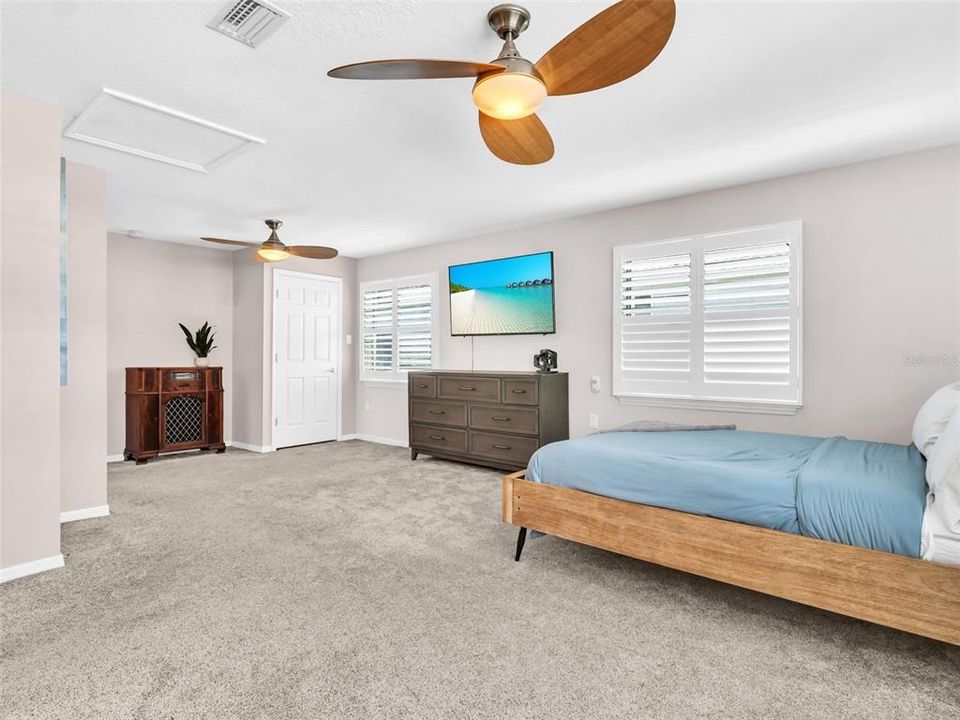 For Sale: $675,000 (4 beds, 2 baths, 2102 Square Feet)