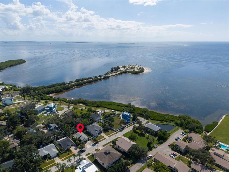For Sale: $675,000 (4 beds, 2 baths, 2102 Square Feet)