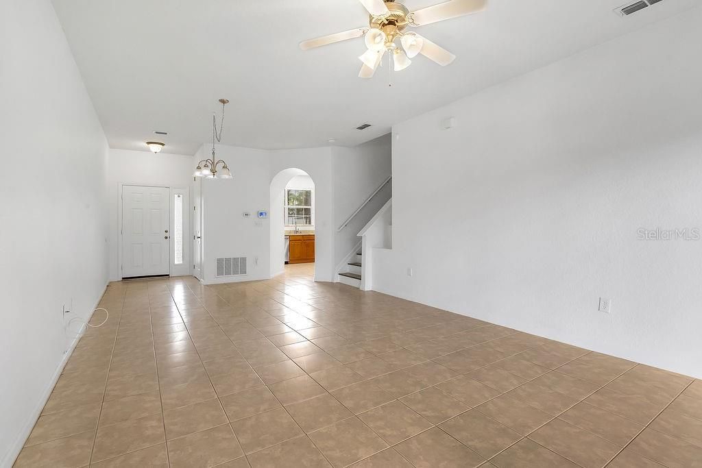 For Rent: $1,900 (3 beds, 3 baths, 1504 Square Feet)