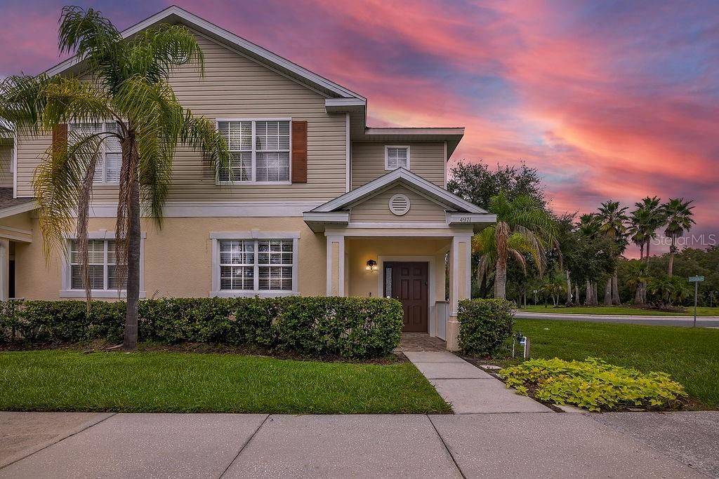 For Rent: $1,900 (3 beds, 3 baths, 1504 Square Feet)