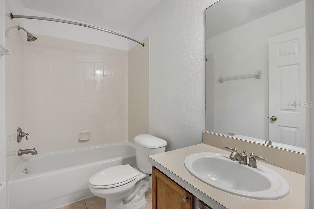For Rent: $1,900 (3 beds, 3 baths, 1504 Square Feet)