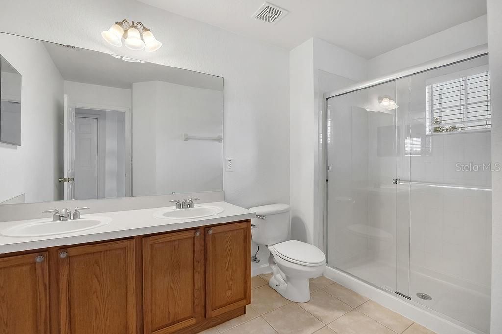 For Rent: $1,900 (3 beds, 3 baths, 1504 Square Feet)