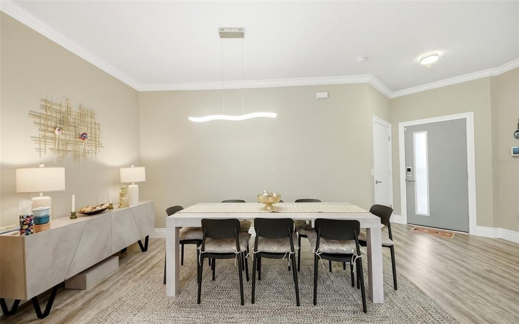 En Venta: $415,000 (3 camas, 2 baños, 2250 Pies cuadrados)