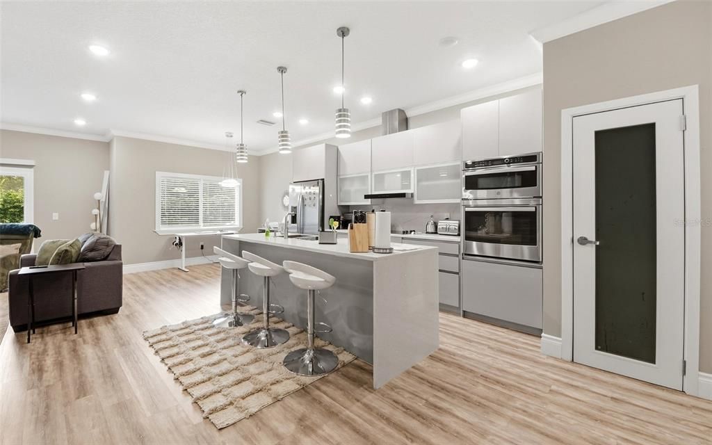 En Venta: $415,000 (3 camas, 2 baños, 2250 Pies cuadrados)